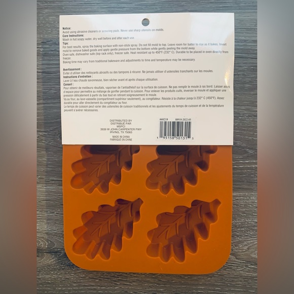 2pc Bakeware- Mini Pie Mold, Silicone Treat Mold + 12pc Pumpkin Toppers NWT - Picture 4 of 7